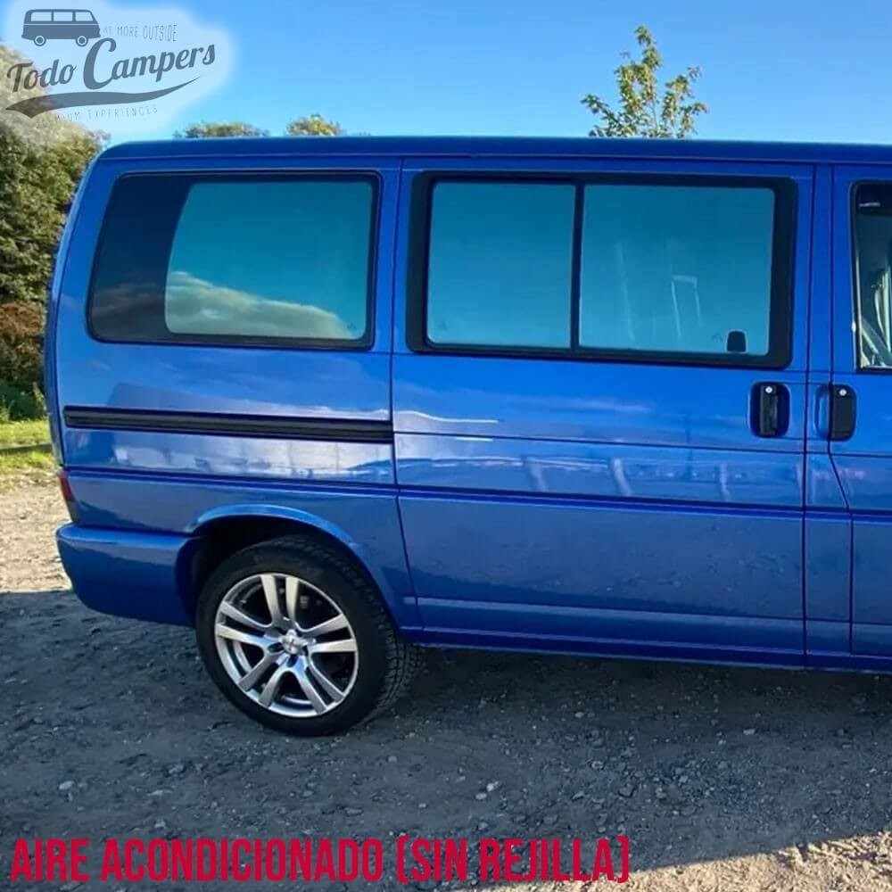 ventana más pequeña en el lado de pasajero