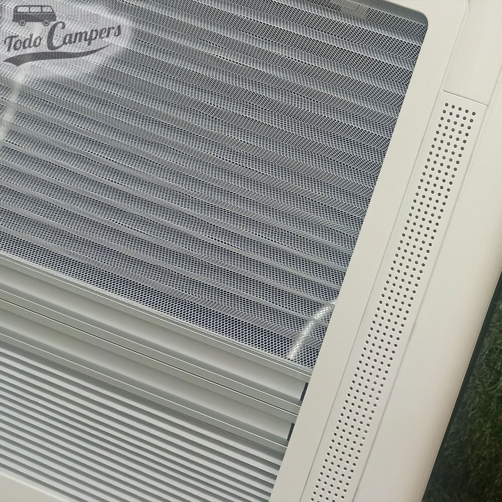 mosquiteira e estore creme da Claraboia Aerodynamic Carbest