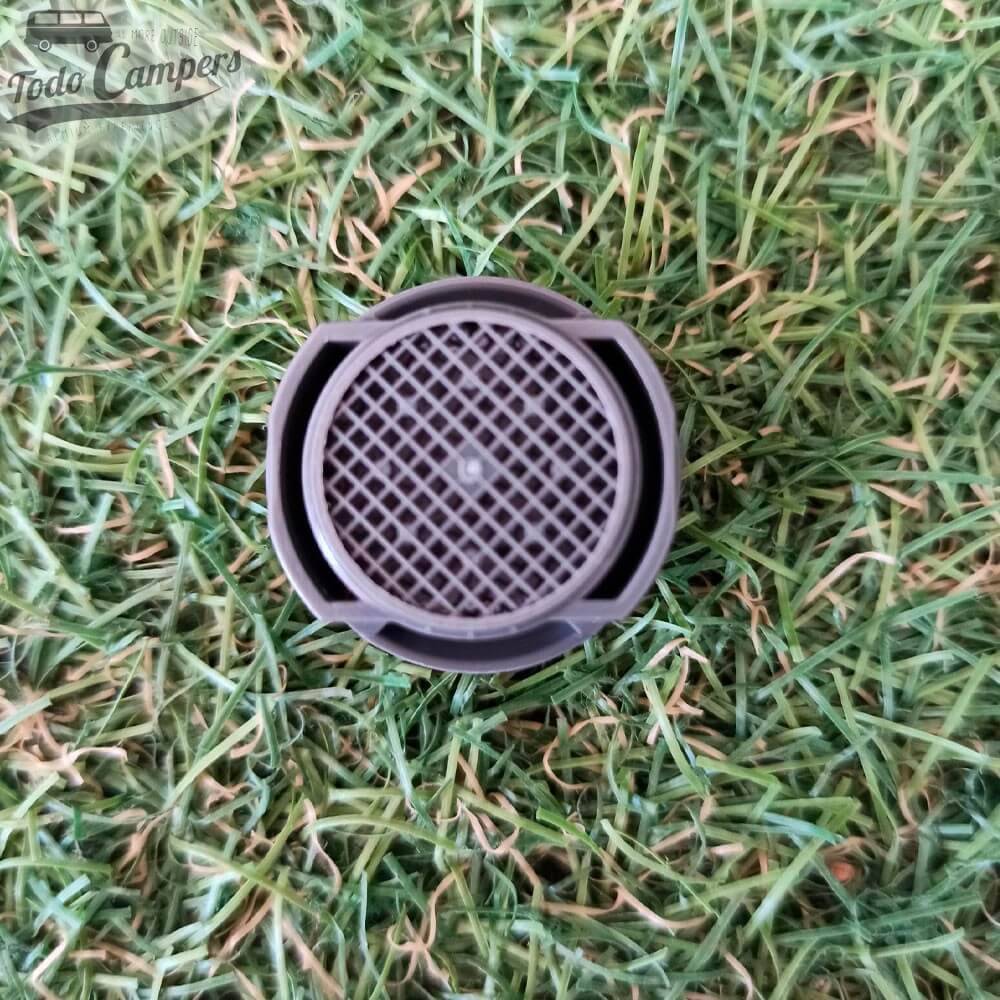 parte externa do filtro emulsor desmontável da torneira de campismo ARONA