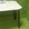 mesa plegable de aluminio con tablero achaflanado efecto mármol