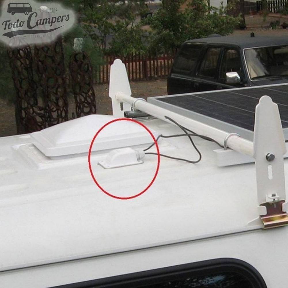 Passa-fios 1 via branco colocado em carrinha ou autocaravana