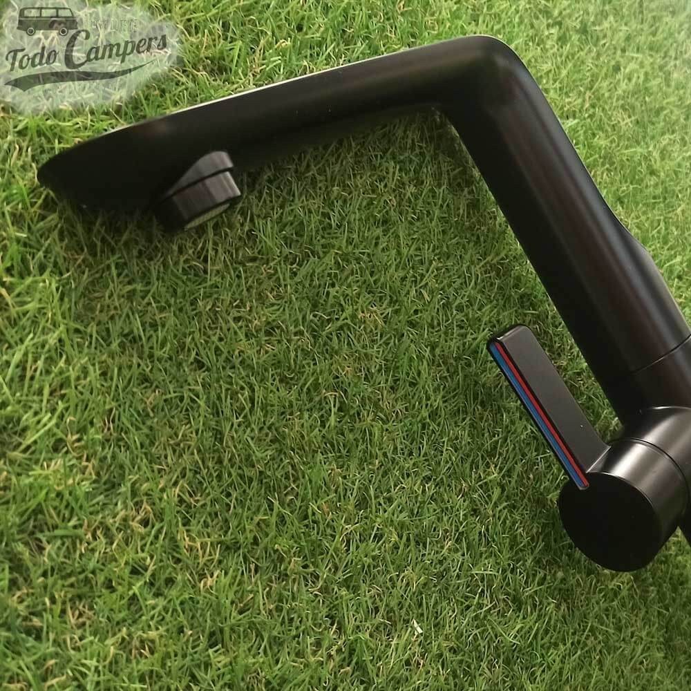 Grifo mezclador monomando de agua fría y caliente Color negro satinado.