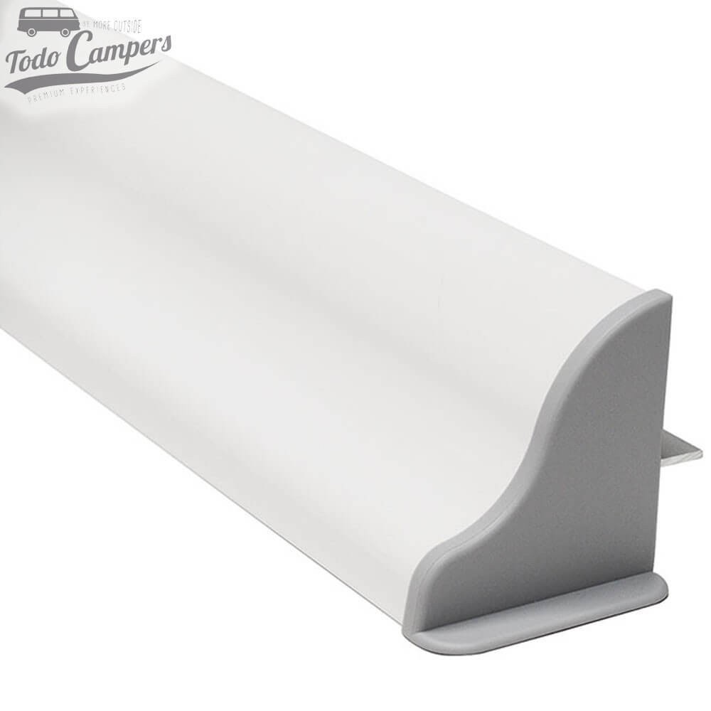 anclaje para placas solares con forma aerodinámica que imita un spoiler.