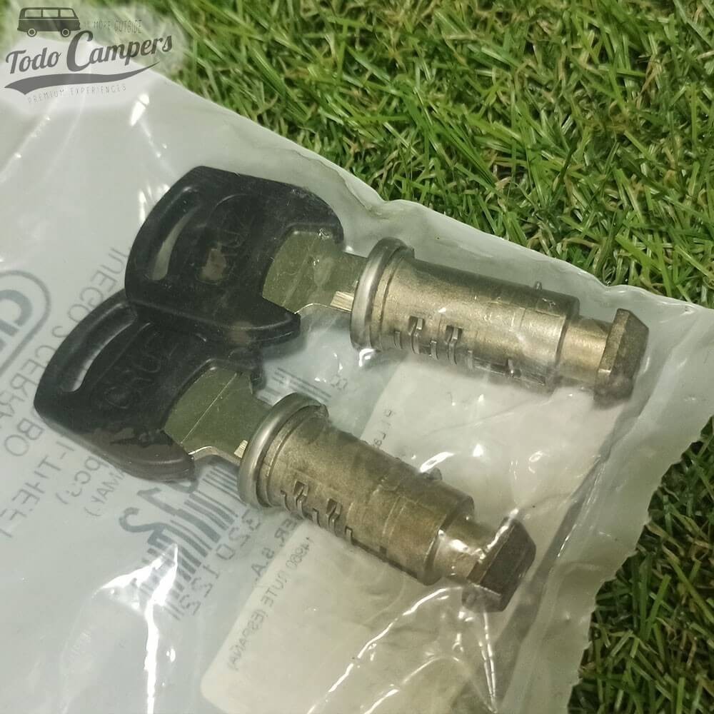 Juego 2 cerraduras Cruz con 2 llaves