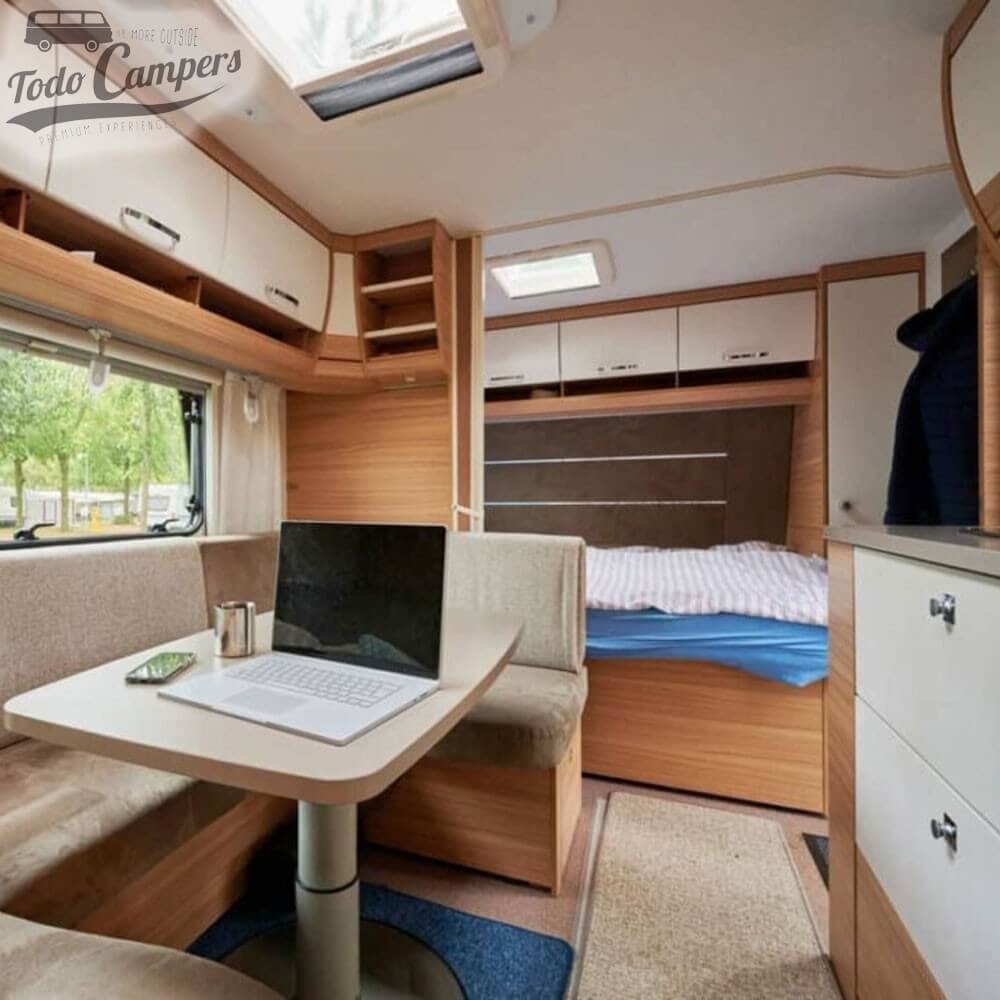 tetos de caravanas e campervans com tecido bege