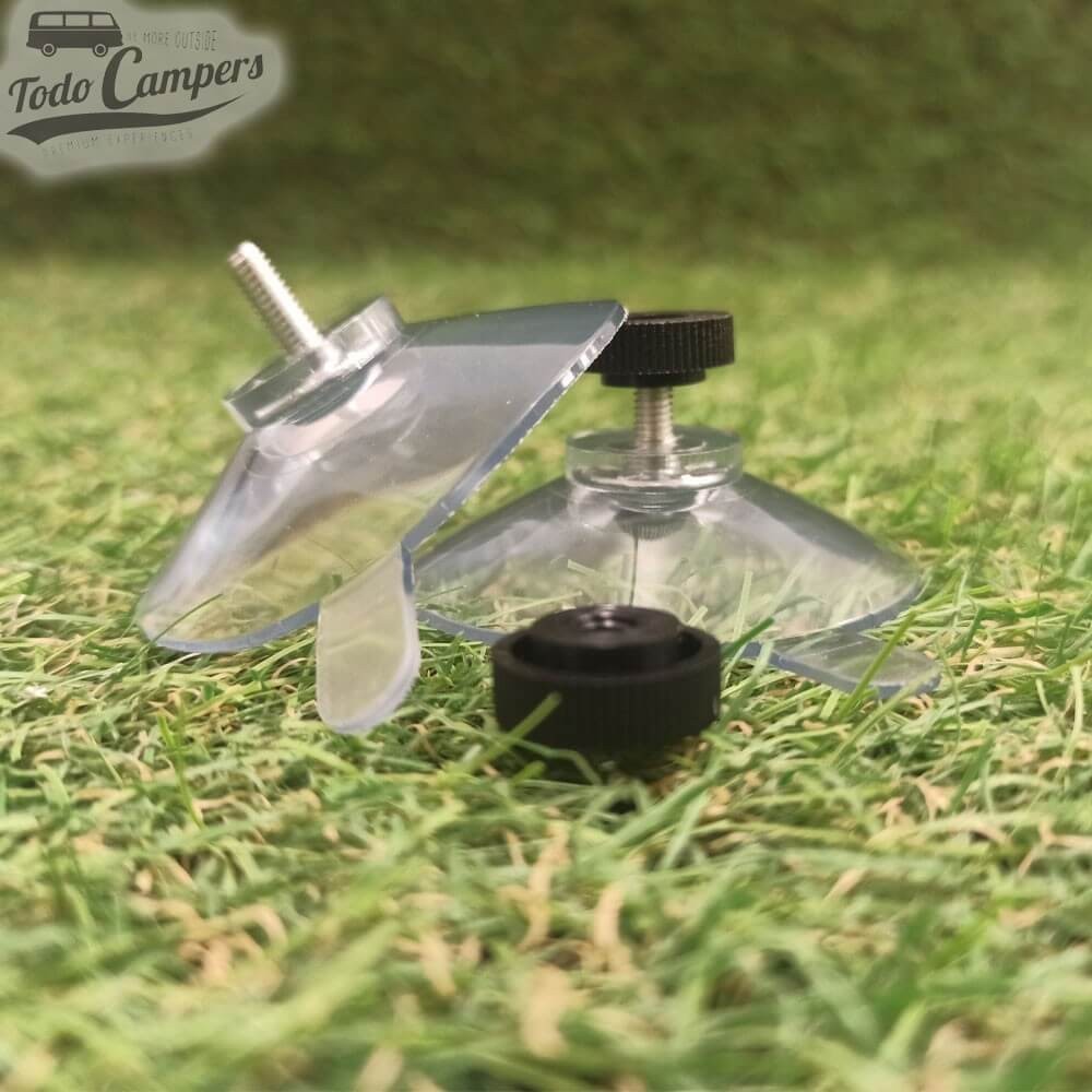 Ventosas transparentes incluidas en los aislantes Black Edition