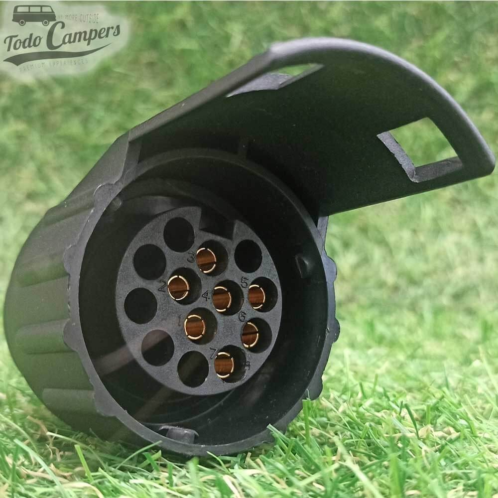 Adaptador com 13 pins na caravana ou reboque e 7 na viatura