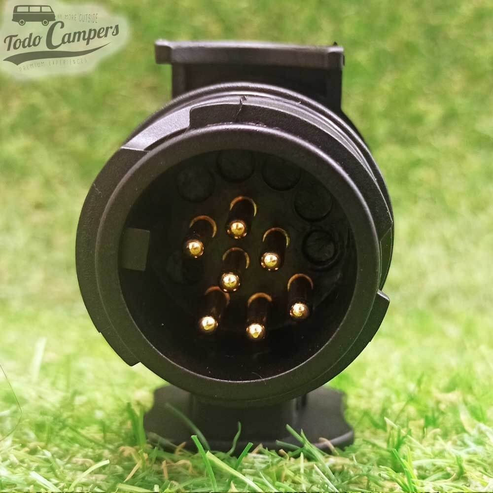 Adaptador de 12 V de 13 polos no veículo