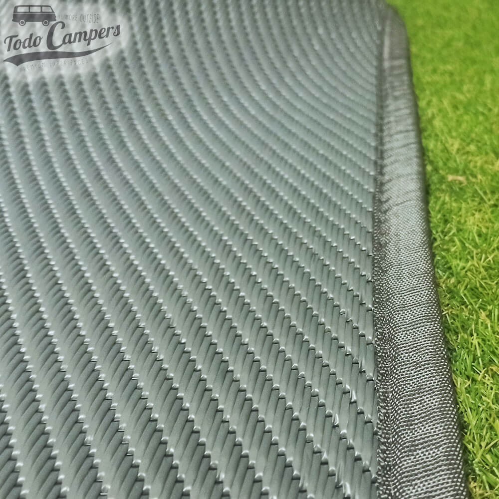 Suelo Patio Light resistente a rayos UV y "grass friendly"