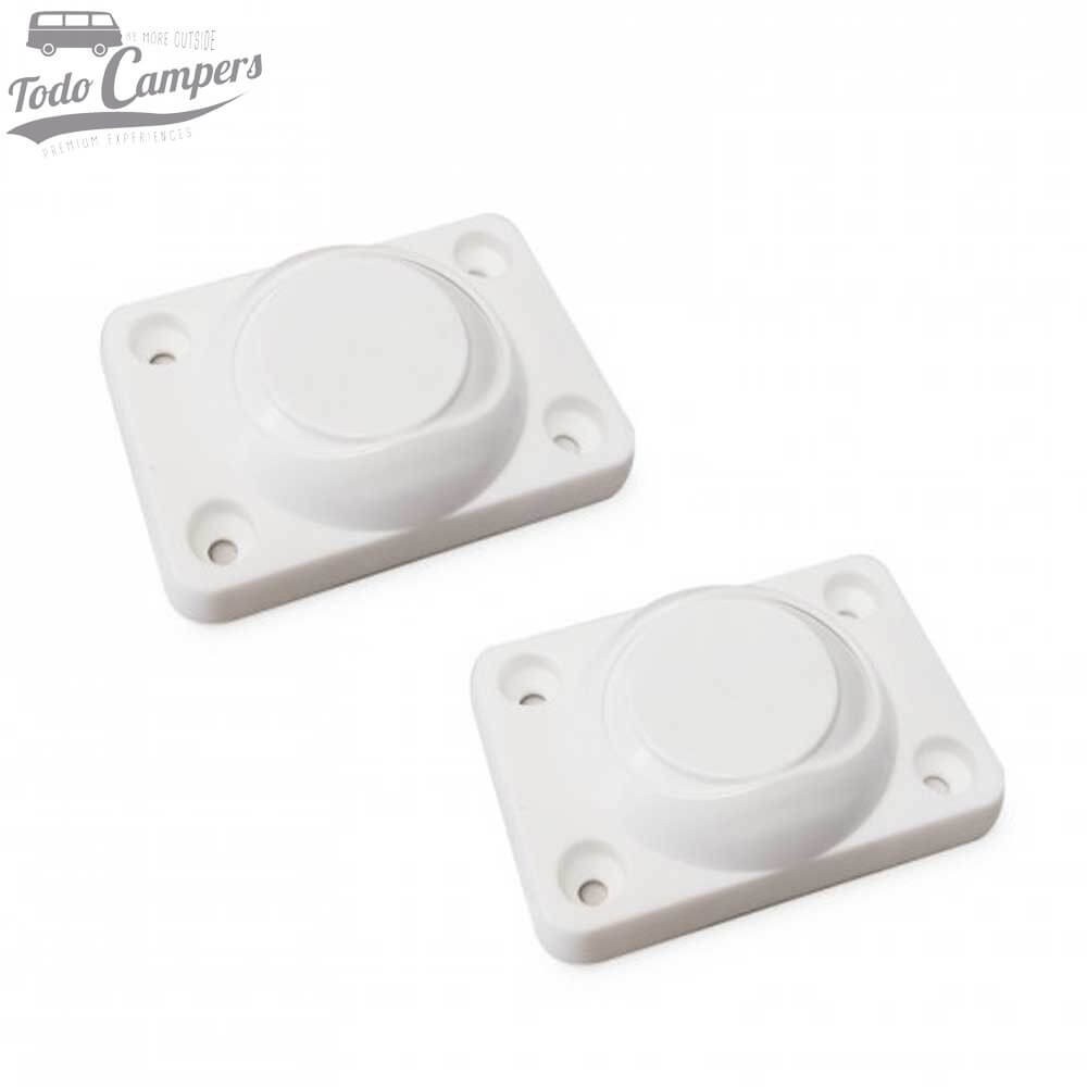 Retenedor de 2 piezas de plástico resistente a la intemperie.