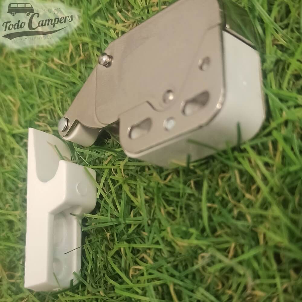 Fecho mini branco Push to Open para gavetas e portas de armários de campismo