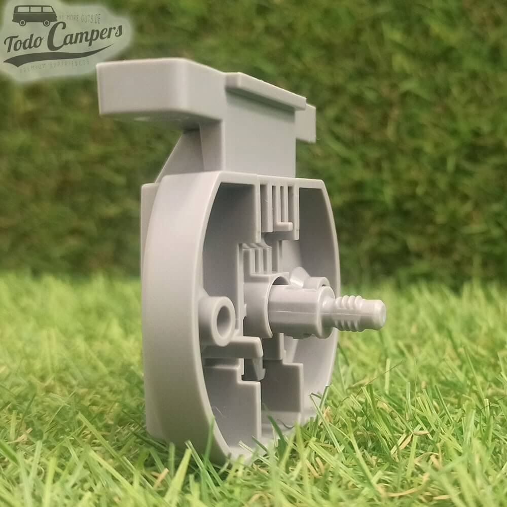 Evita que se abran los cajones o puertas de tus armarios mientras conduces.