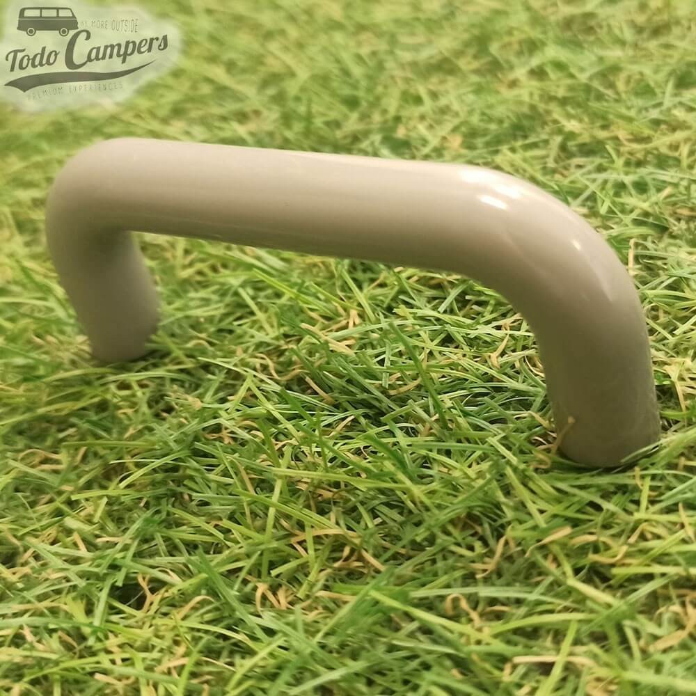 Mango de nylon de color gris.