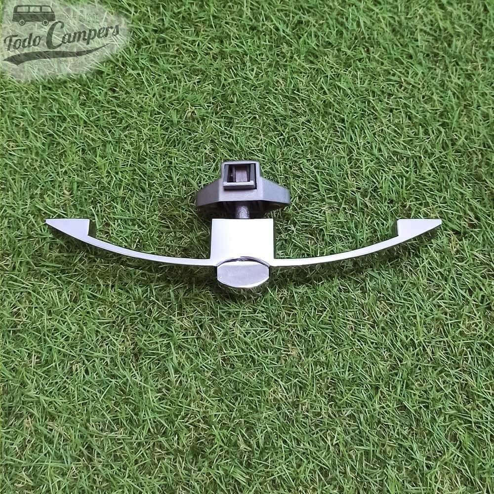 Puxador metálico com sistema de botão para portas cor Prata Cromado - 187 mm