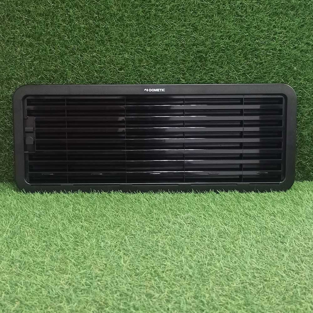 Grelha de ventilação para frigoríficos de absorção de uma porta.