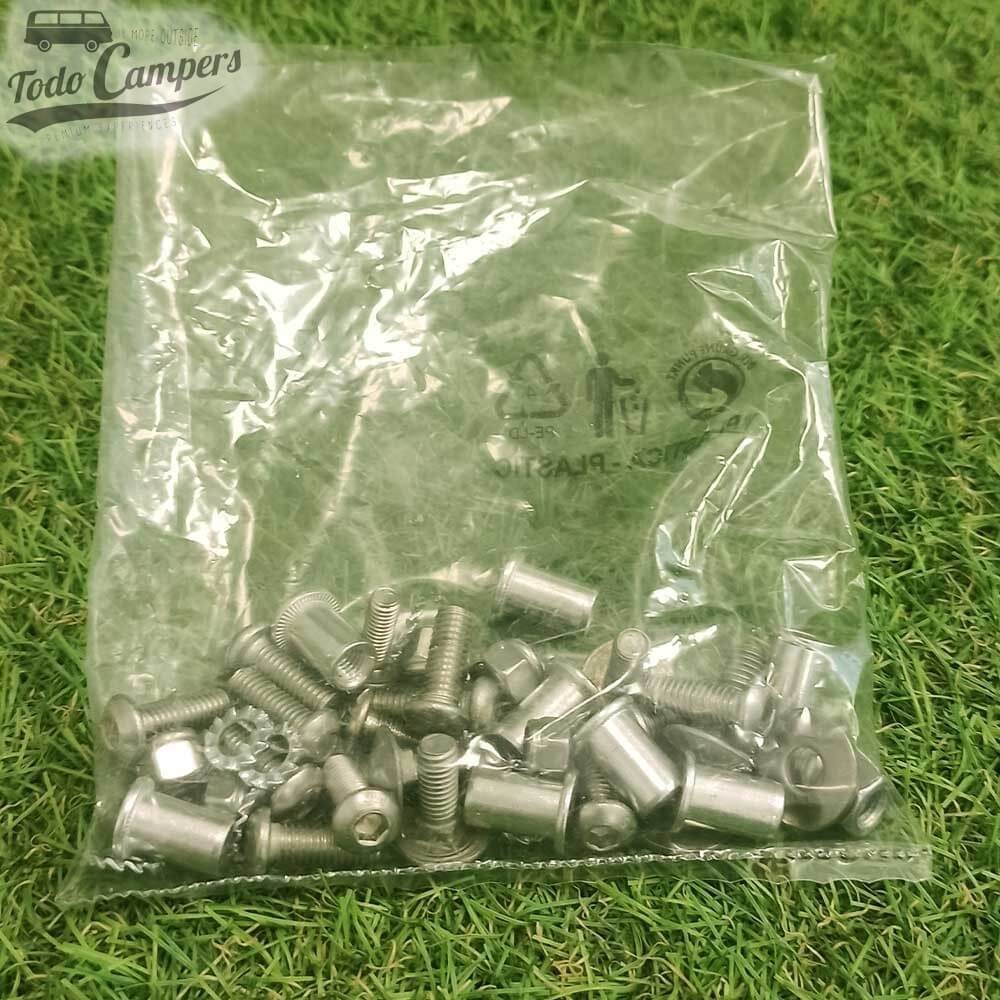 tornillería incluida en el soporte de toldo Fiamma para Ford Custom