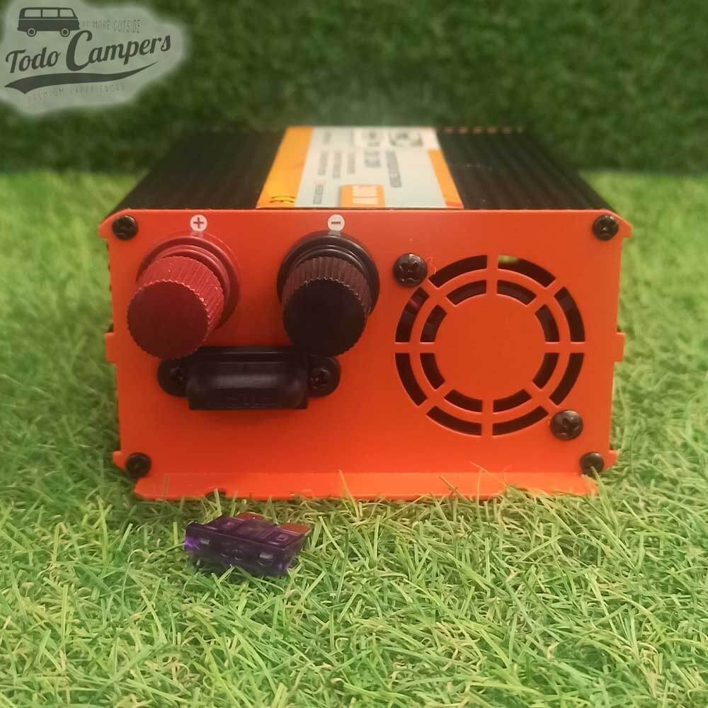 bornes e fusível do Inversor de Onda retificada VECHLINE de 300 W