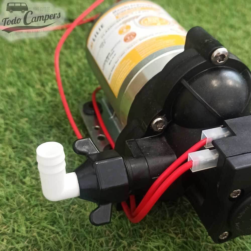 Ligador curvo instalado em bomba Lilie