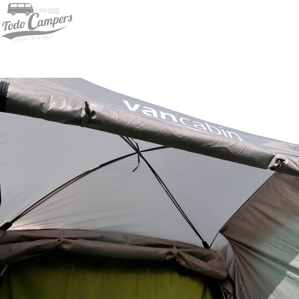 El techo del avancé Multicabin incluye dos varillas (en forma de aspa) que incrementan la altura del espacio interior