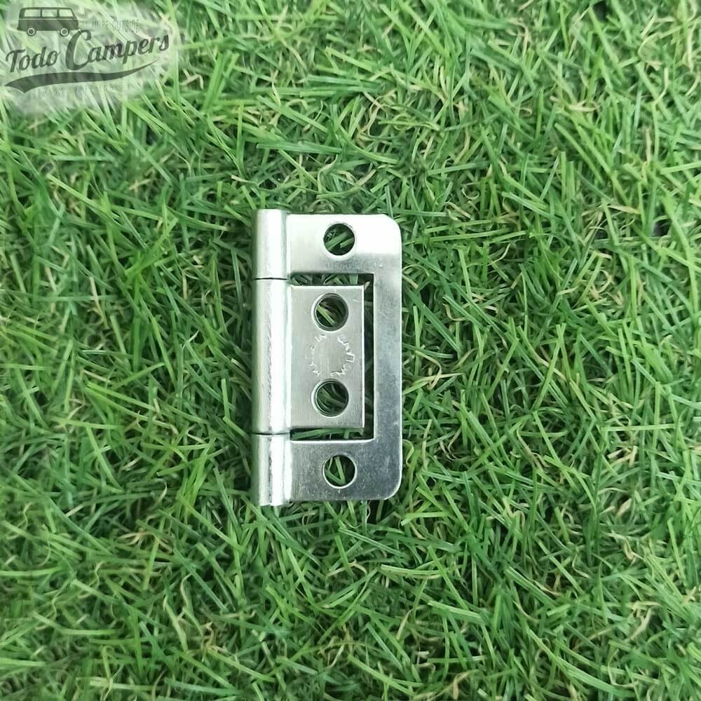 Dobradiça plana tipo inglesa de 40 mm fechada