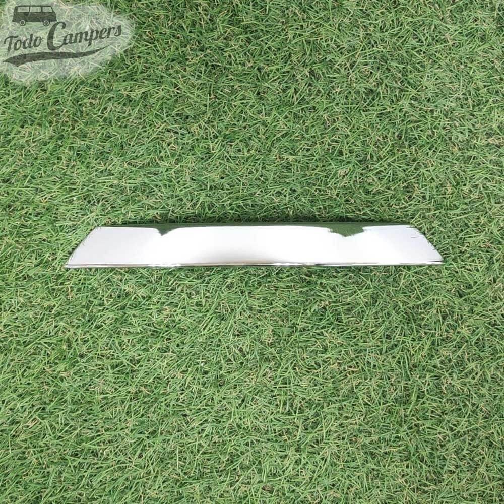 Tirador curvo para armarios y cajones color Cromo