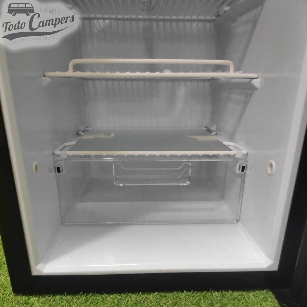 Copartimentos extraíveis do frigorífico Webasto de 70 litros.
