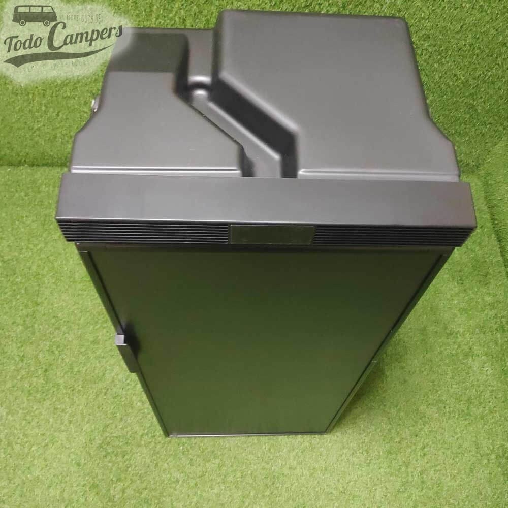 Funciona com compressor muito silencioso a 12 e 24 V.