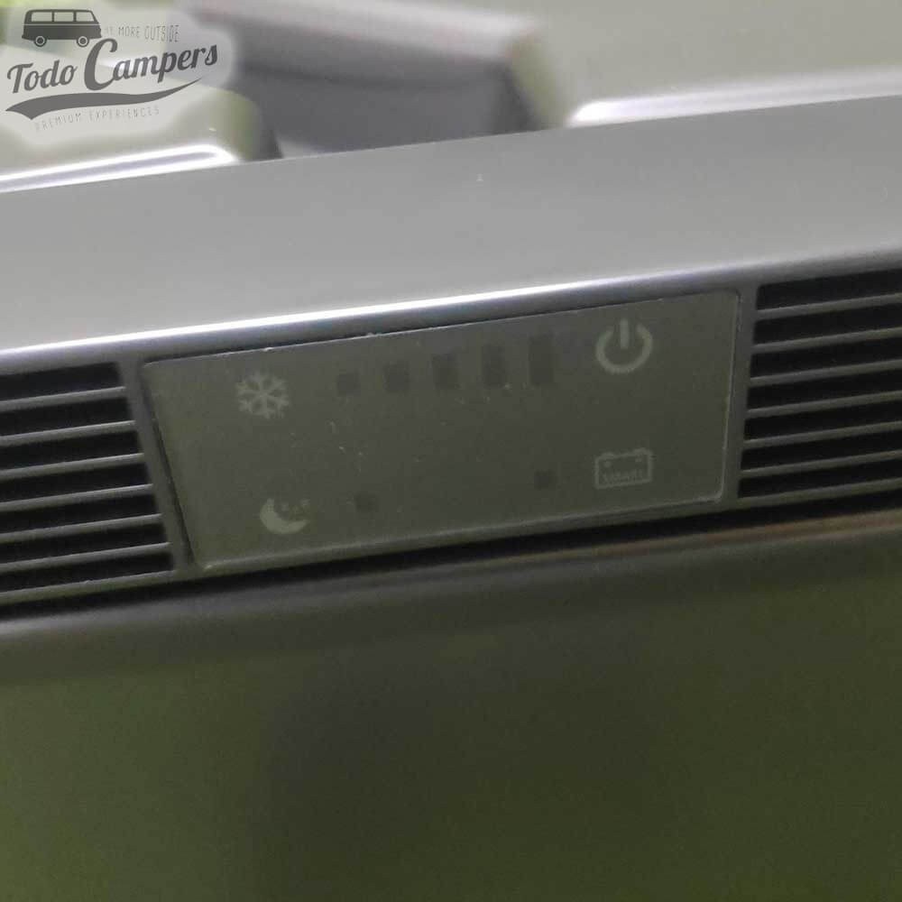 pantalla digital del Frigorífico con congelador Webasto de 7 litros.