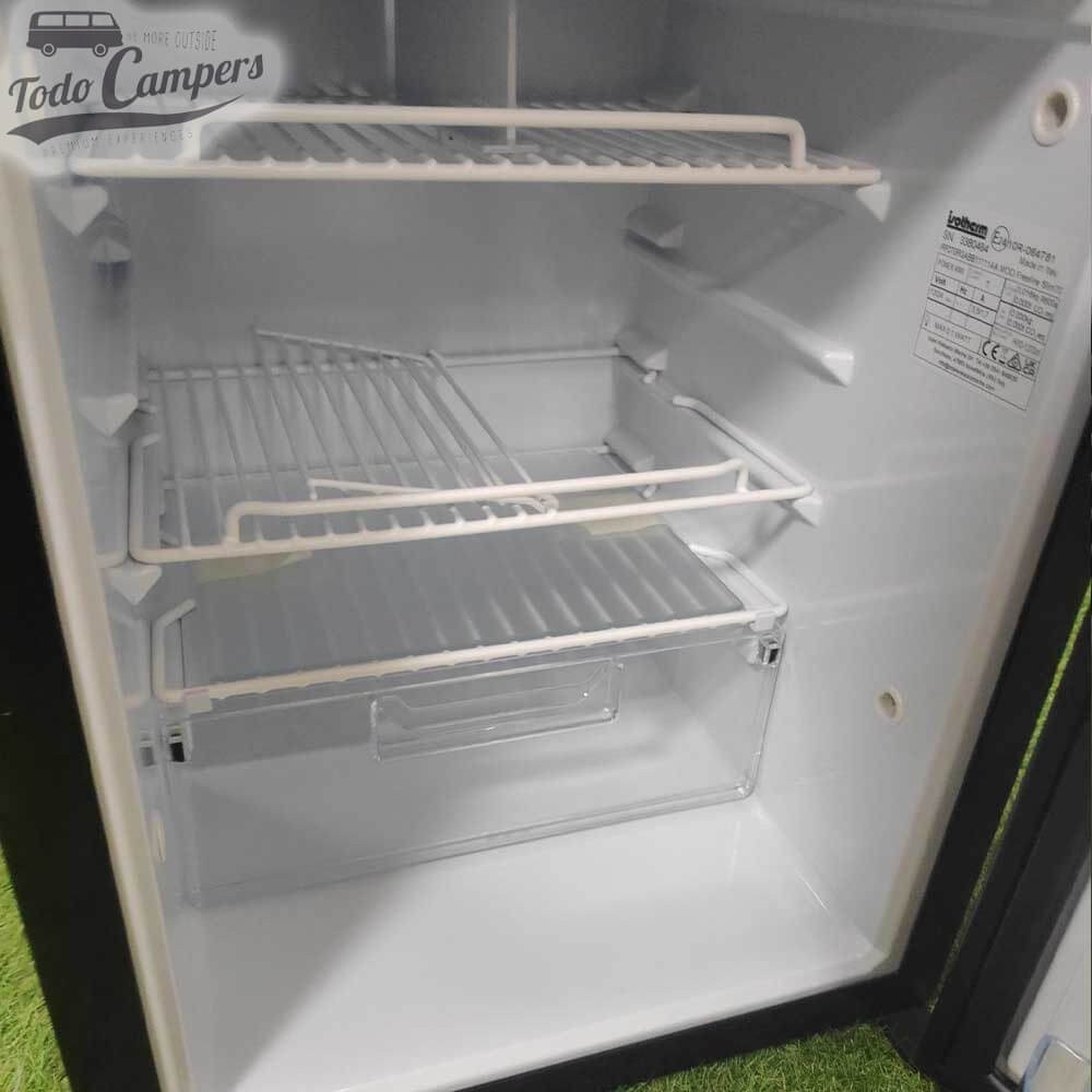 Copartimentos extraíbles del frigorífico Webasto de 70 litros.