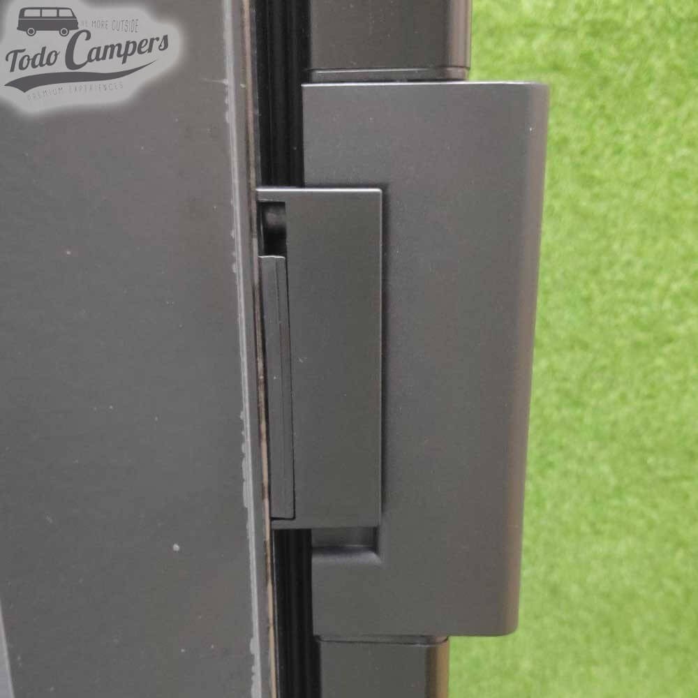 puxador e sistema de ventilaço do frigorífico Webasto Freeline Slim de 140 litros