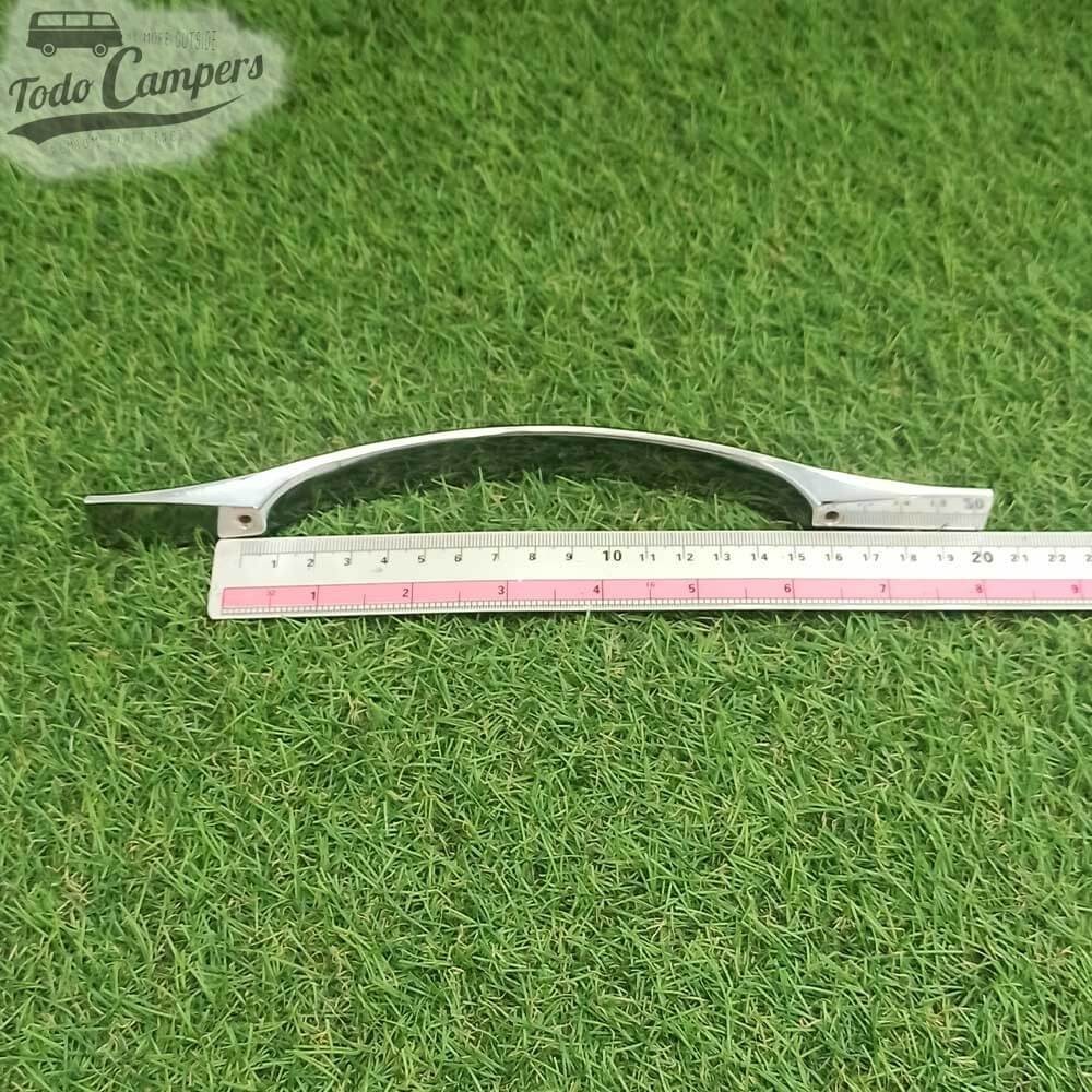 Tirador con distancia entre taladros: 160 mm.