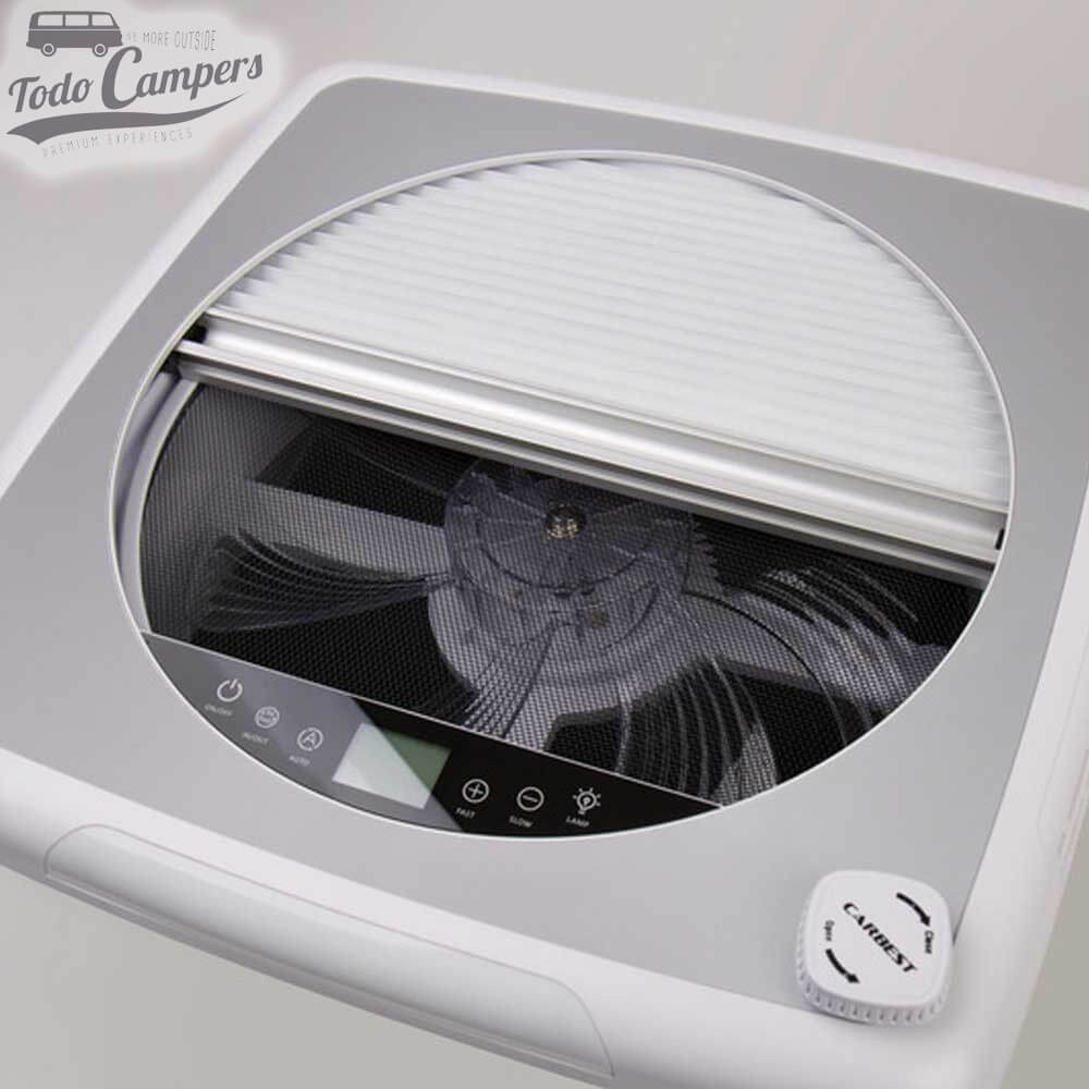 VanVent con mosquitera metálica, oscurecedor plisado e iluminación LED.