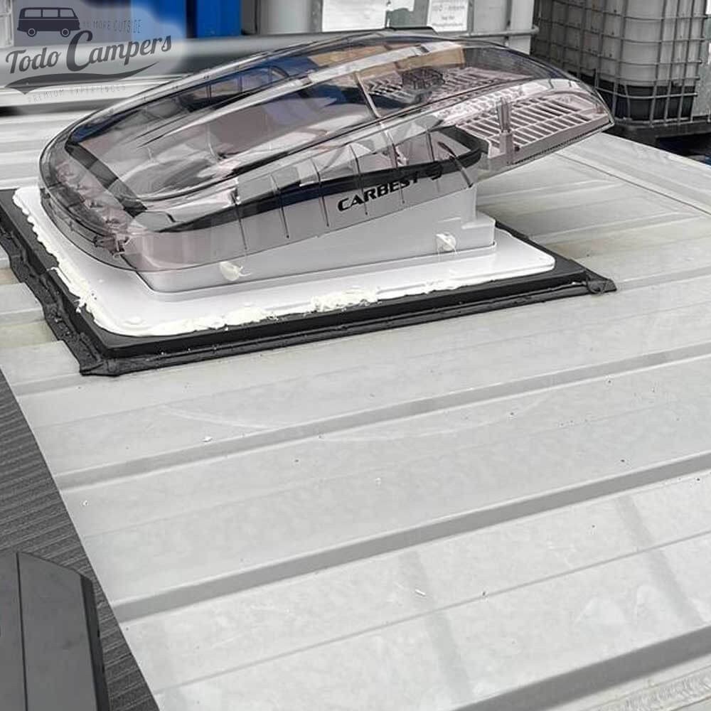 instalación del Sistema de ventilación Carbest VanVent con tapa ahumada