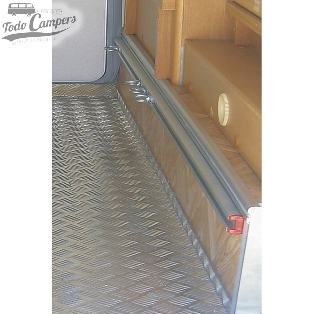 Sistema de fixação Fiamma Garage Bars - Exemplo de montagem