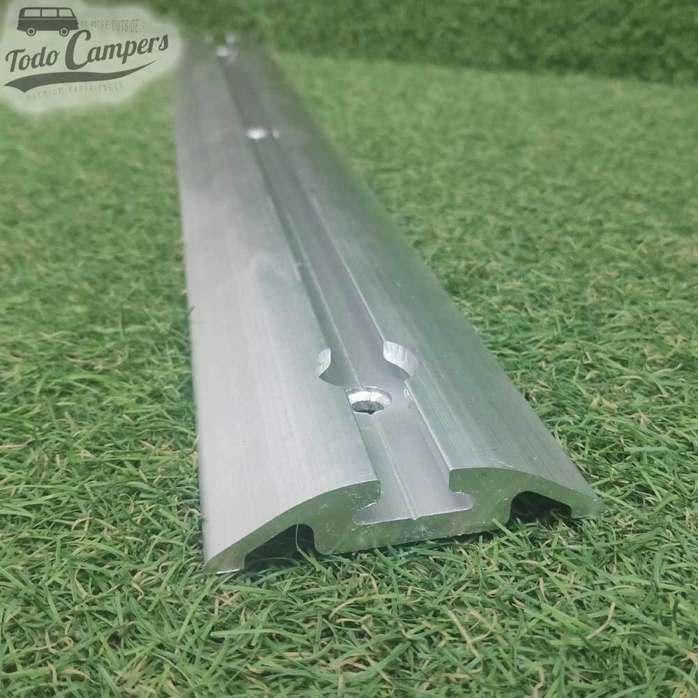 Juego de 2 barras de 200 cm cada una.