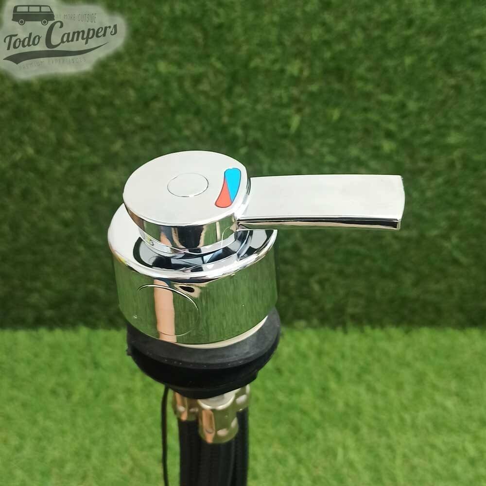 Grifo monomando mezclador de agua fría y caliente con salida bajoencimera.