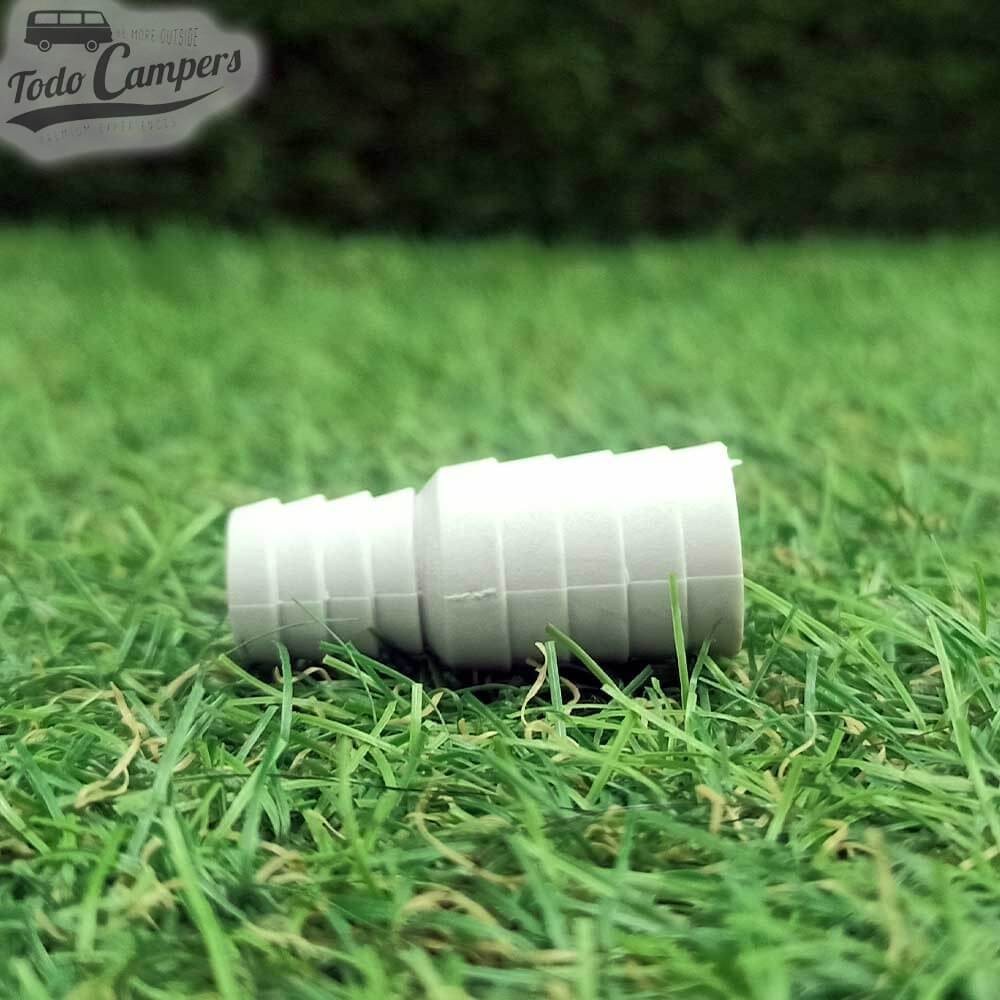 Racor recto - conexión tanto en el lado de presión como en el de succión de la bomba