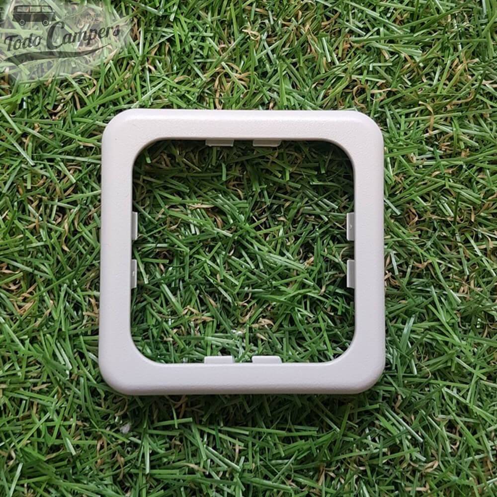 Marco siomple de color gris