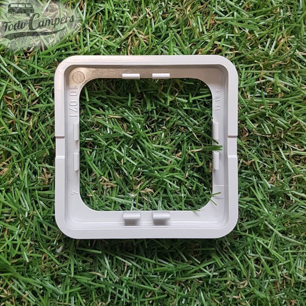 Marco simple color gris vista trasera