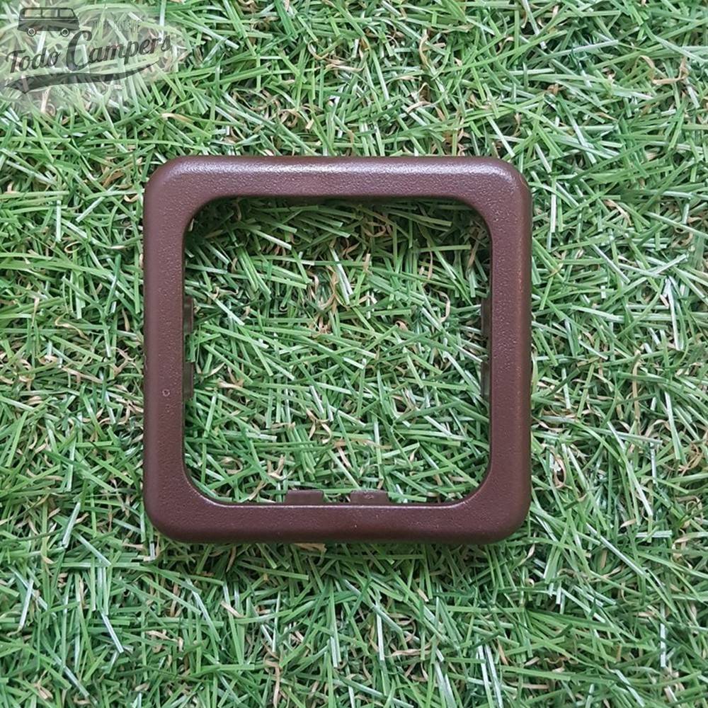 Marco simple color marrón