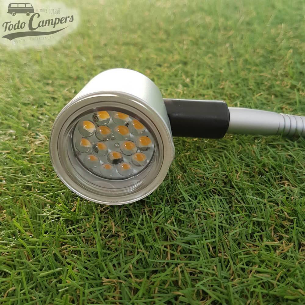 lámpara con 15 LEDs de 1 W