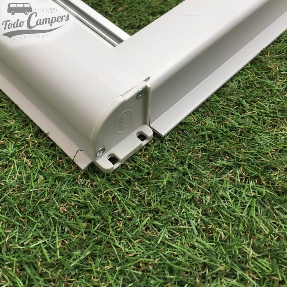 Estore com mosquiteira NRF Blind Flyscreen - Detalhe conector rolo e lateral unidos