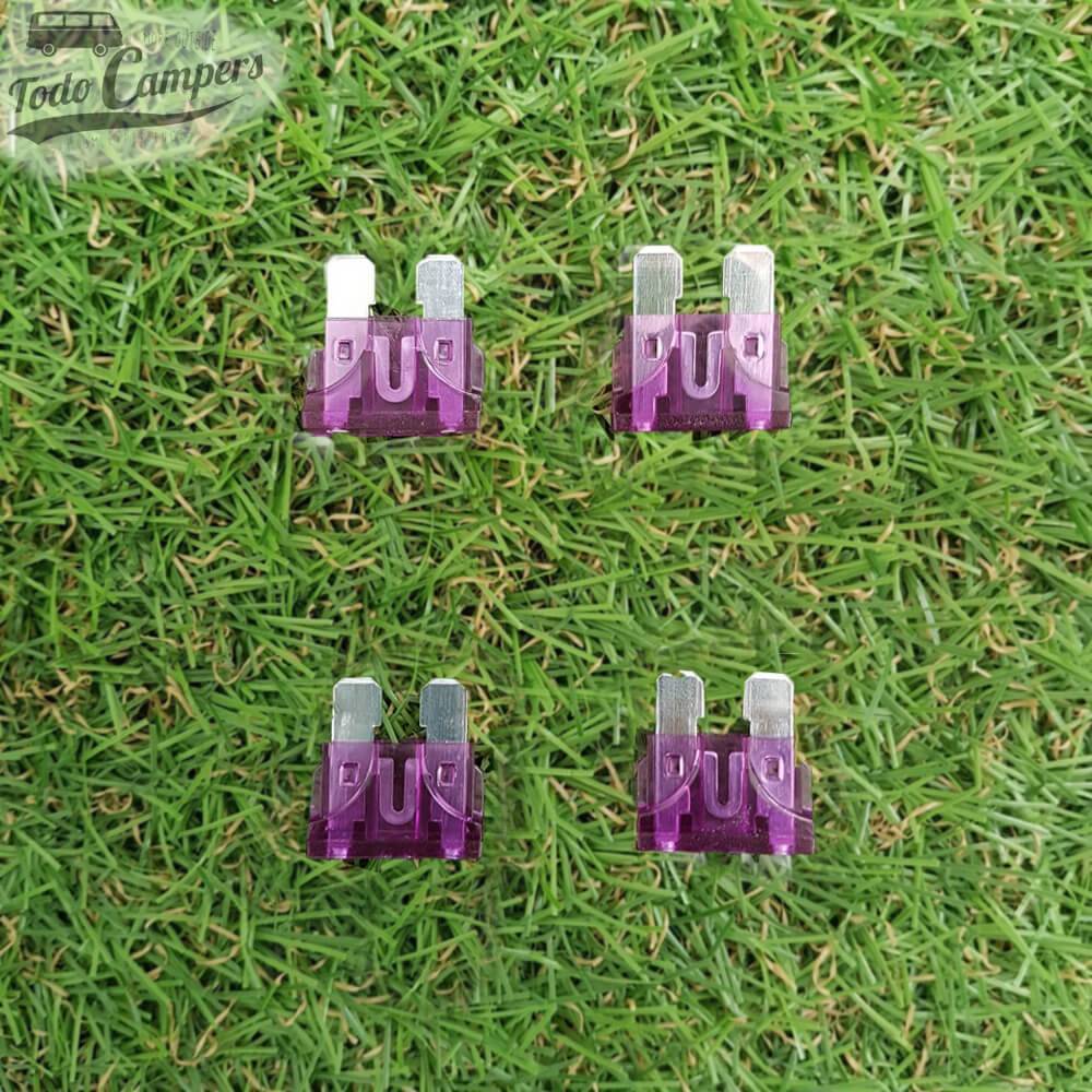 Cuatro fusibles externos