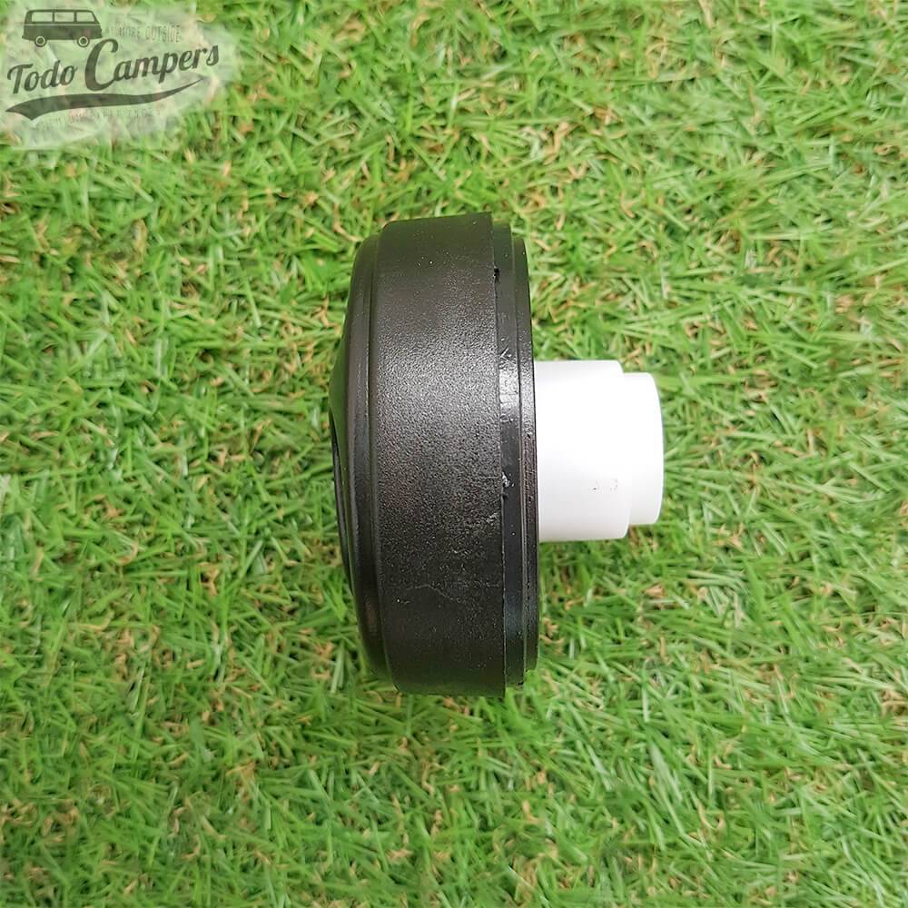 Tampão com fechadura suplente para depósitos de água ou de combustível de cor preta. Vista lateral