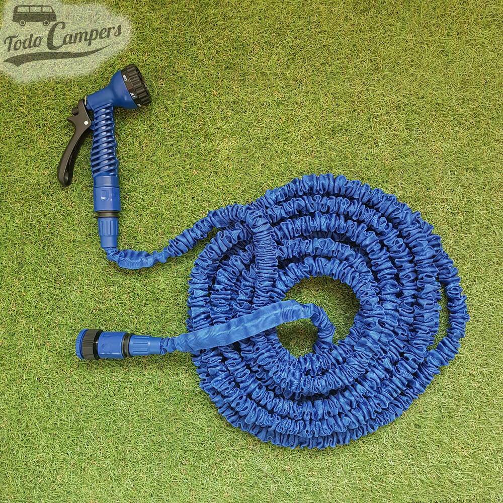 Manguera Flexible extensible desde 7,5 hasta 22,5 metros montada para camper