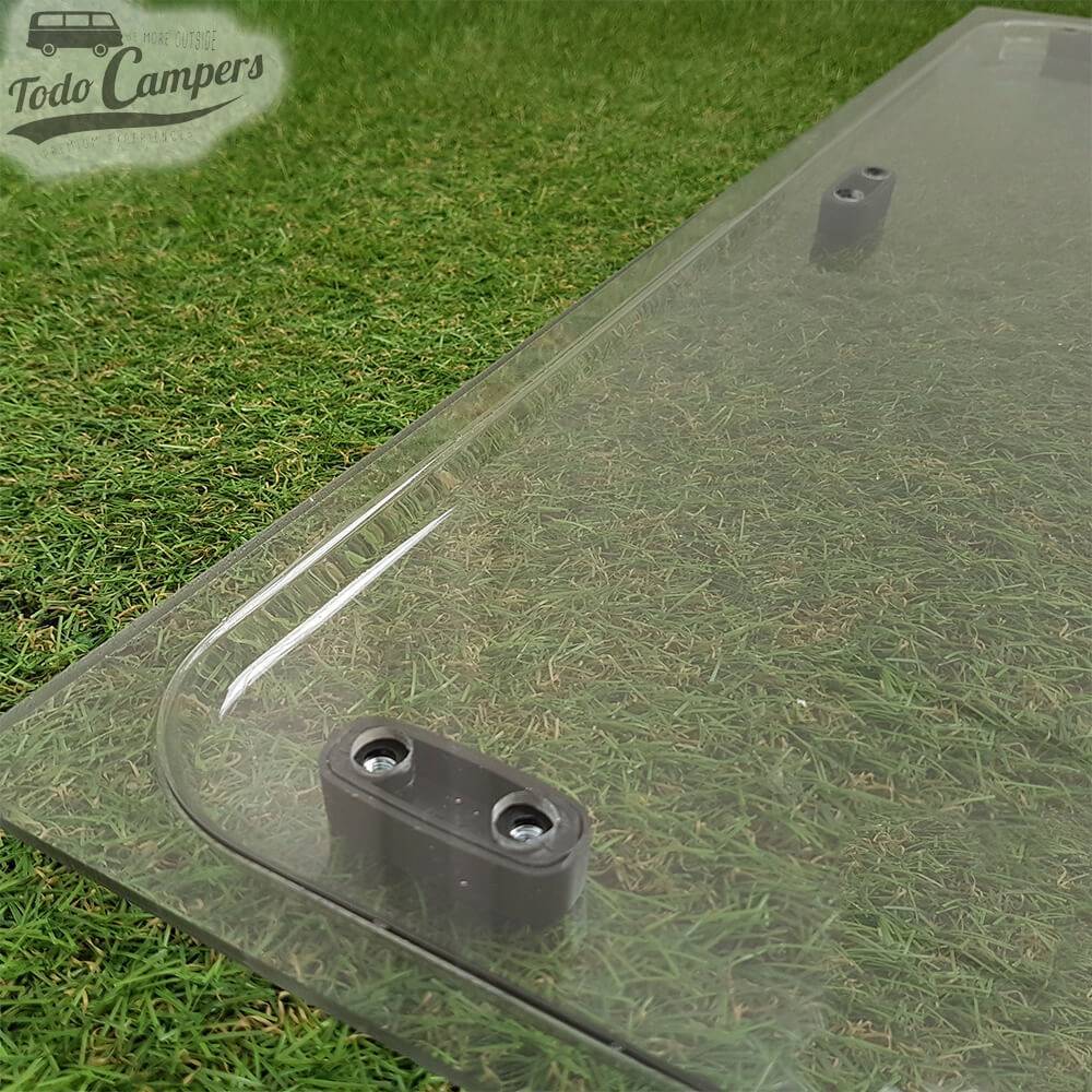 Detalle esquina exterior de cristal compatible Ventanas Dometic Seitz S3, S4 y S5.