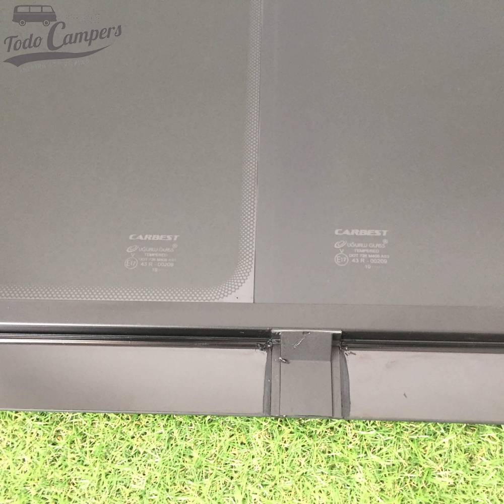 Ventana corredera Volkswagen T4 - 2º fila lado acompañante - Perspectiva inferior, vista central