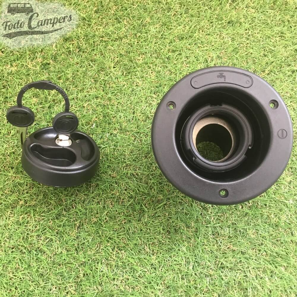 Entrada de água com tampão (com chave) - Preto - Vista superior