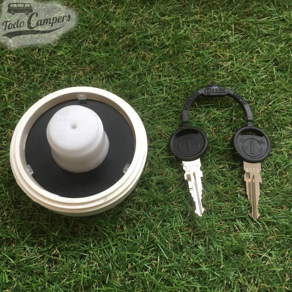 Bocana de agua con tapón (con llave)  Color Blanco  Juego de llaves ZADI  Vista Trasera