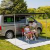 Toldo Fiamma F45s desplegado en Volkswagen T6